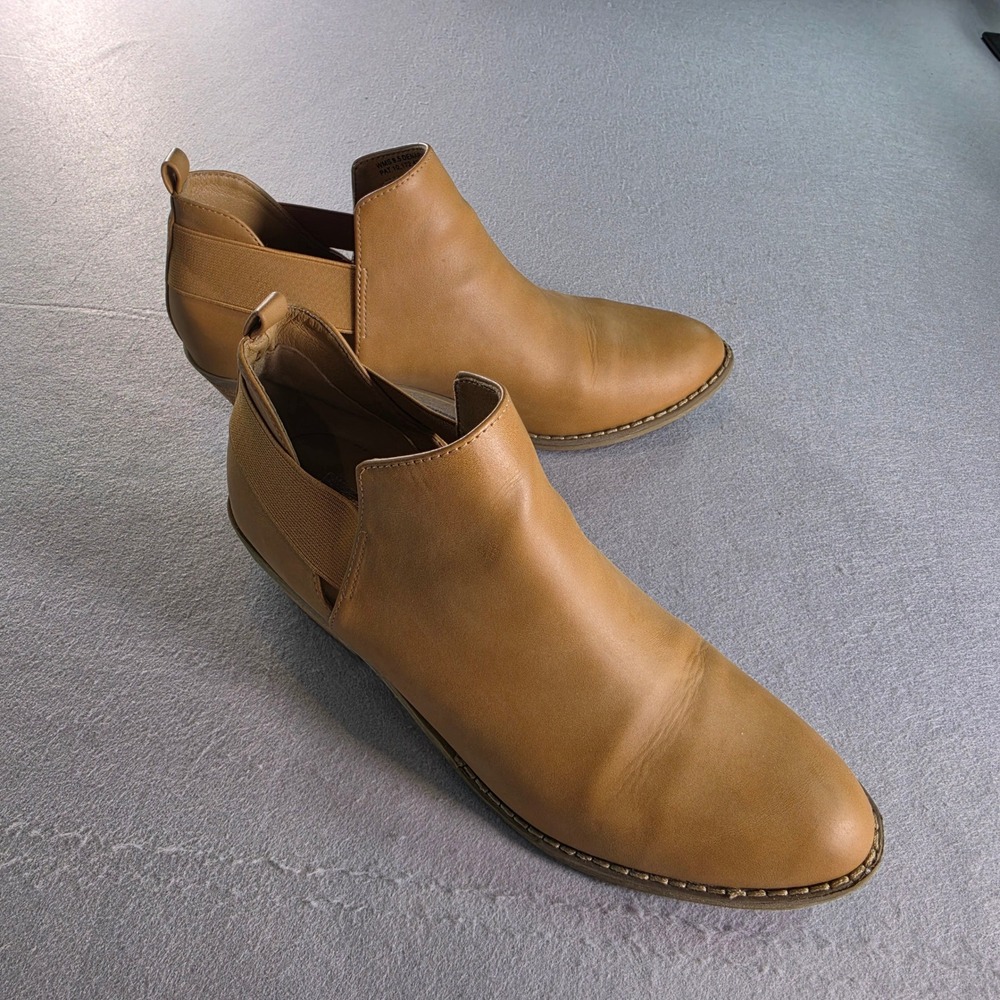DV Dolce Vita Denary Tan Camel Cutout Ankle Boots Pointed Toe Stacked Heel 9.5